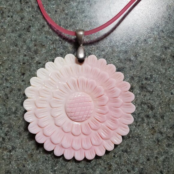 Unique Conch Shell Necklace - Picture 3 of 6